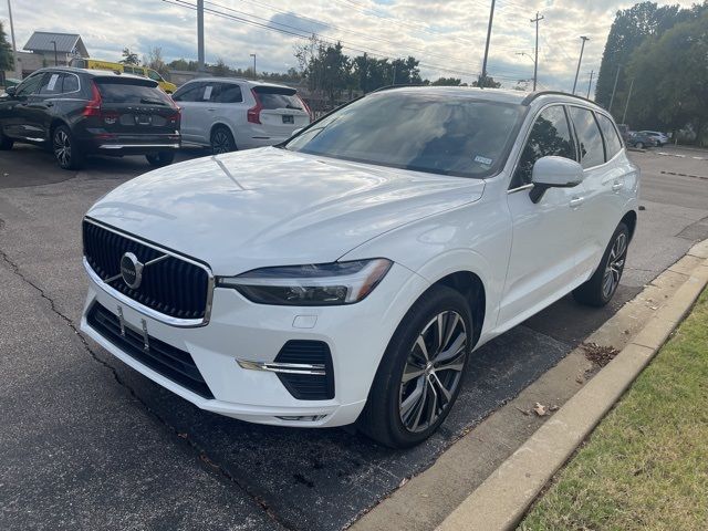 2022 Volvo XC60 Momentum