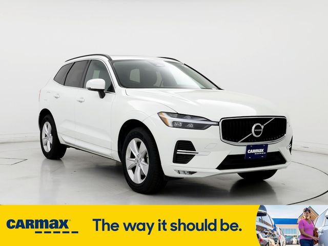 2022 Volvo XC60 Momentum