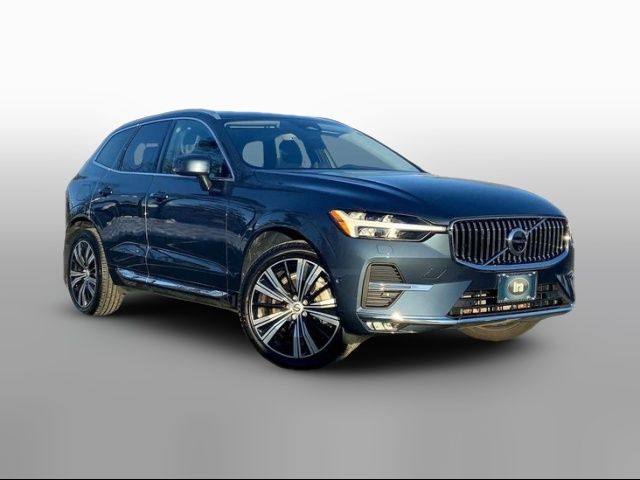 2022 Volvo XC60 Momentum