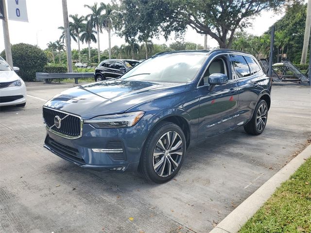 2022 Volvo XC60 Momentum