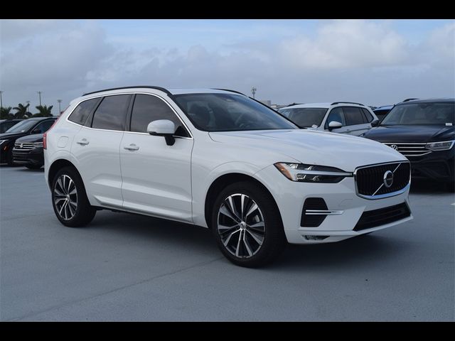 2022 Volvo XC60 Momentum