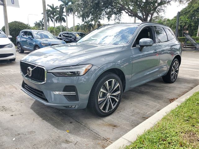 2022 Volvo XC60 Momentum