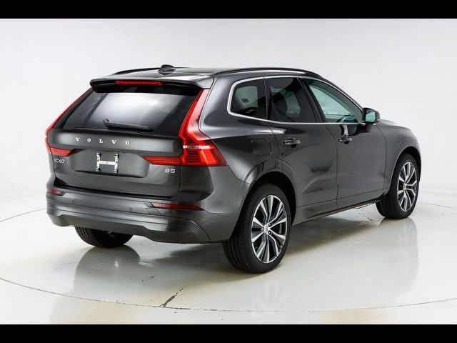 2022 Volvo XC60 Momentum