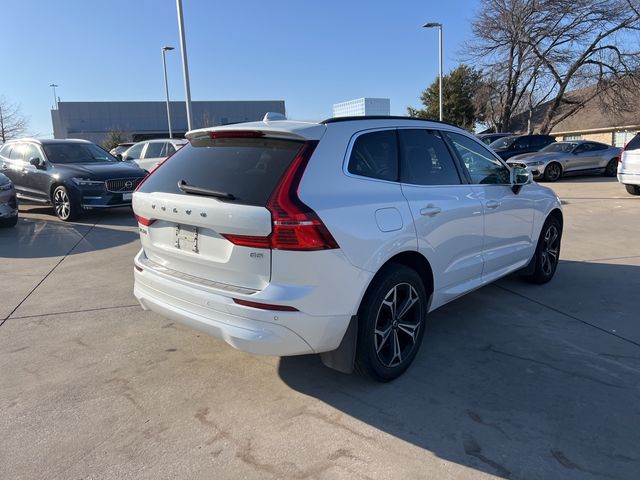 2022 Volvo XC60 Momentum