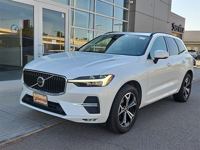 2022 Volvo XC60 Momentum