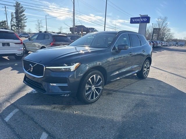 2022 Volvo XC60 Momentum