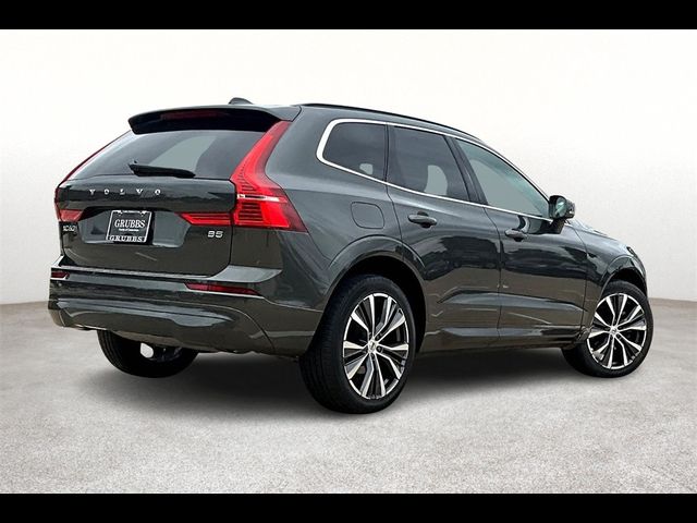 2022 Volvo XC60 Momentum