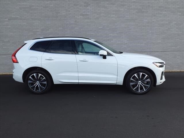 2022 Volvo XC60 Momentum