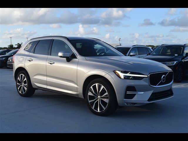 2022 Volvo XC60 Momentum