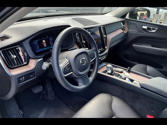 2022 Volvo XC60 Momentum