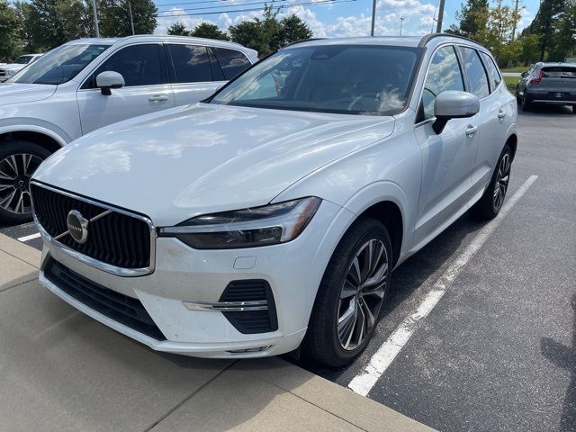 2022 Volvo XC60 Momentum