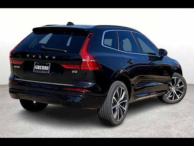 2022 Volvo XC60 Momentum