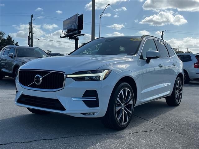 2022 Volvo XC60 Momentum