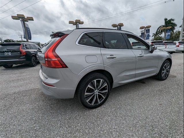 2022 Volvo XC60 Momentum