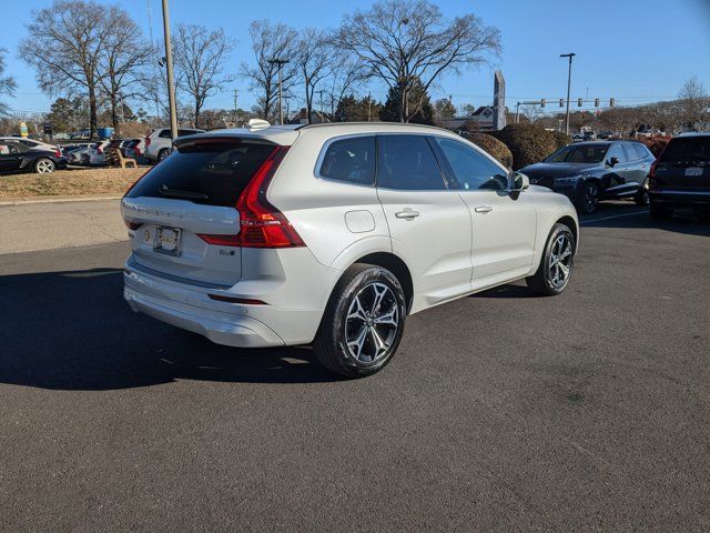 2022 Volvo XC60 Momentum