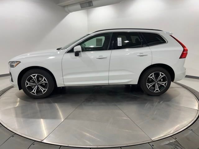 2022 Volvo XC60 Momentum