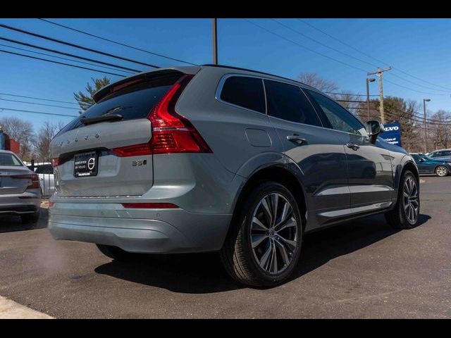 2022 Volvo XC60 Momentum