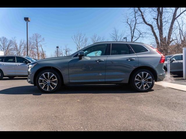 2022 Volvo XC60 Momentum
