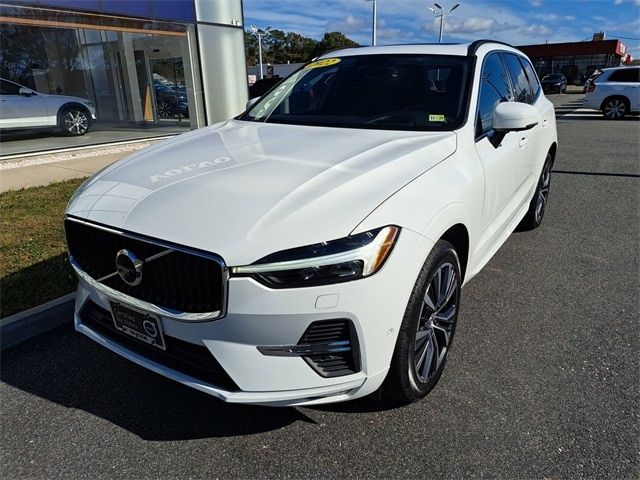 2022 Volvo XC60 Momentum