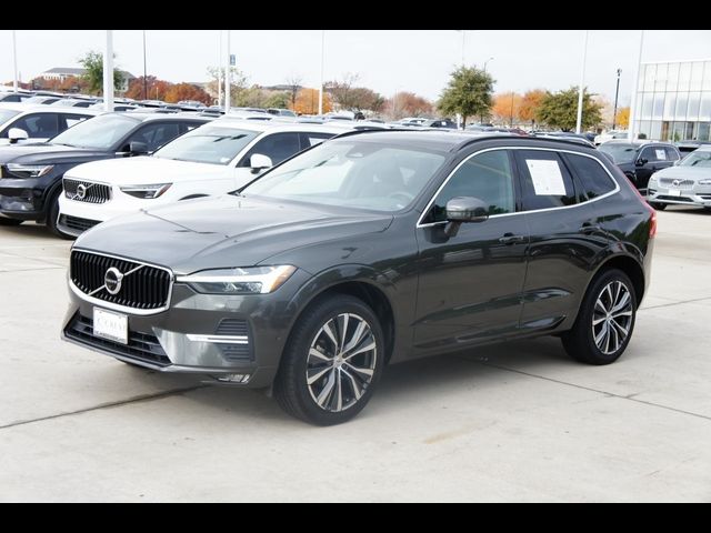 2022 Volvo XC60 Momentum