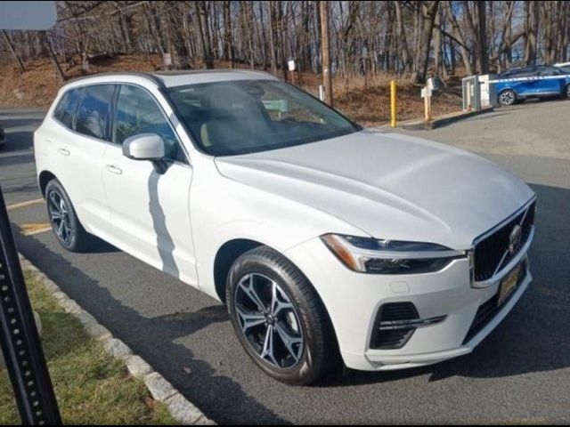 2022 Volvo XC60 Momentum