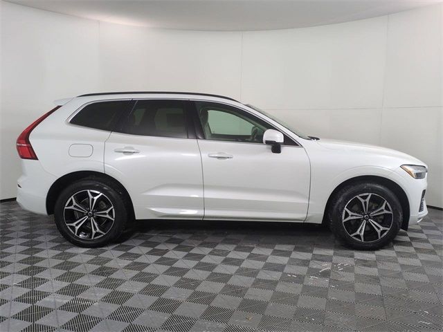 2022 Volvo XC60 Momentum