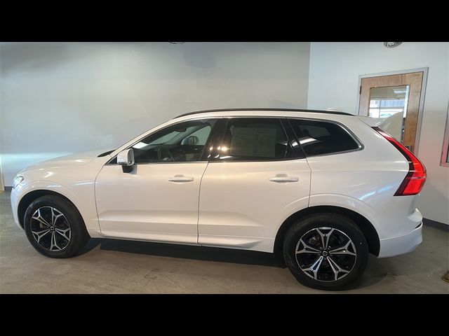 2022 Volvo XC60 Momentum