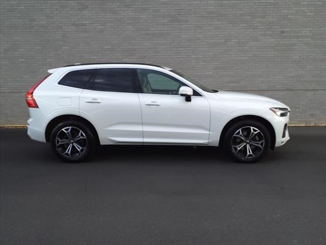 2022 Volvo XC60 Momentum