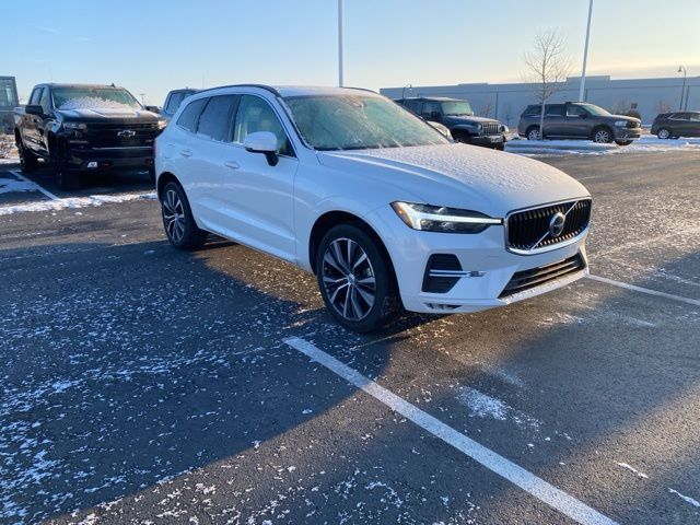 2022 Volvo XC60 Momentum