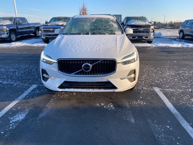 2022 Volvo XC60 Momentum