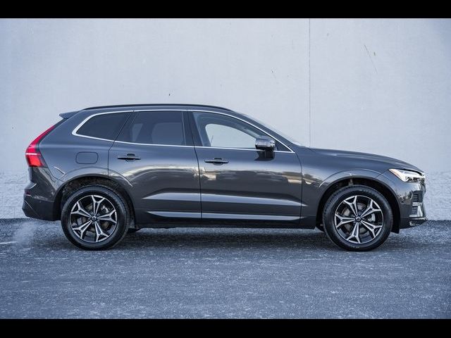 2022 Volvo XC60 Momentum