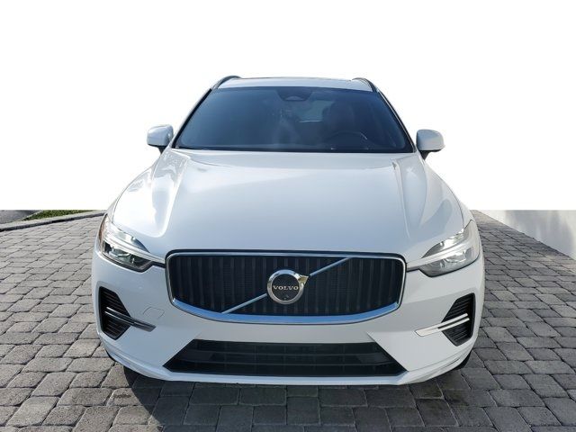 2022 Volvo XC60 Momentum