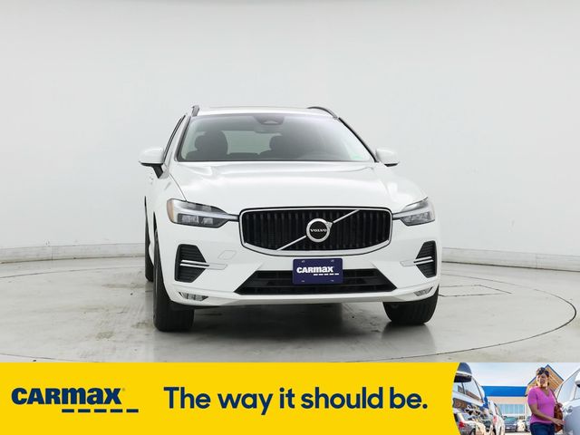 2022 Volvo XC60 Momentum