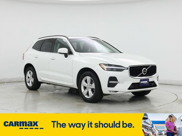 2022 Volvo XC60 Momentum