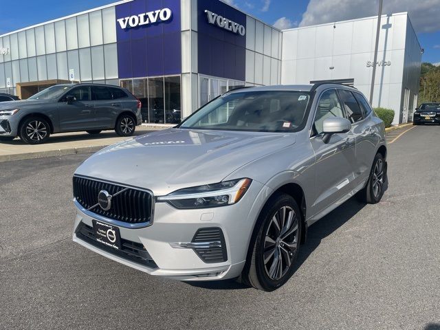 2022 Volvo XC60 Momentum