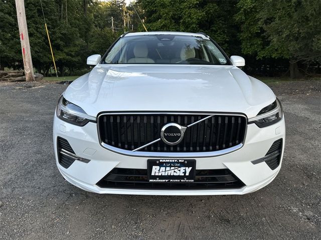 2022 Volvo XC60 Momentum