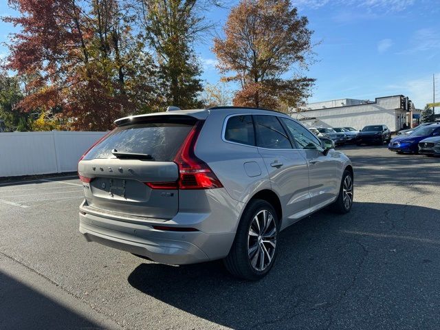 2022 Volvo XC60 Momentum