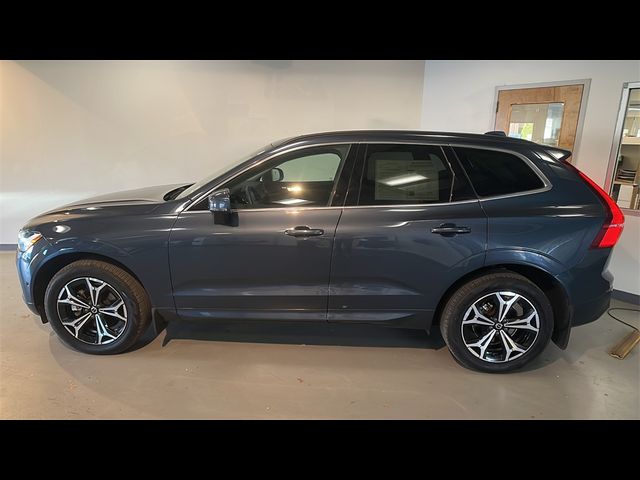 2022 Volvo XC60 Momentum