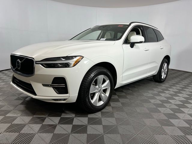 2022 Volvo XC60 Momentum