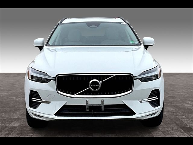 2022 Volvo XC60 Momentum