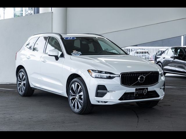 2022 Volvo XC60 Momentum