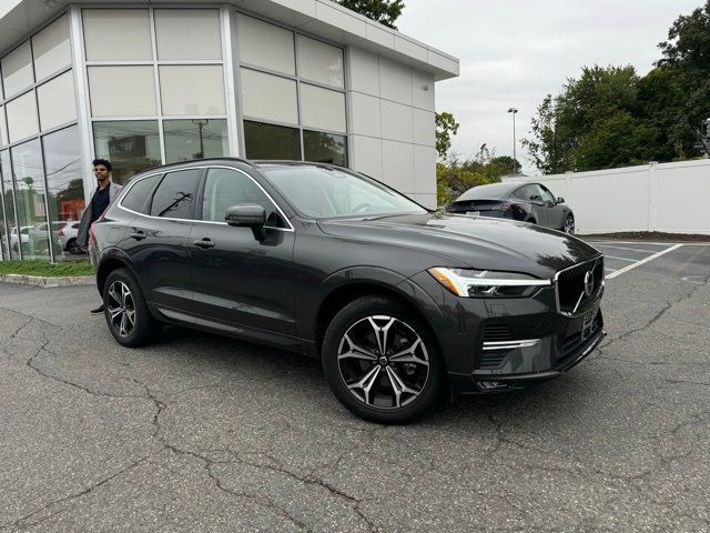 2022 Volvo XC60 Momentum