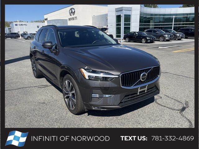 2022 Volvo XC60 Momentum