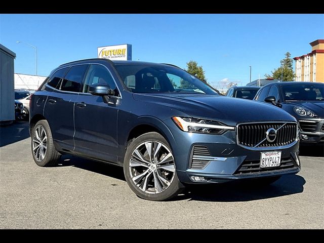 2022 Volvo XC60 Momentum