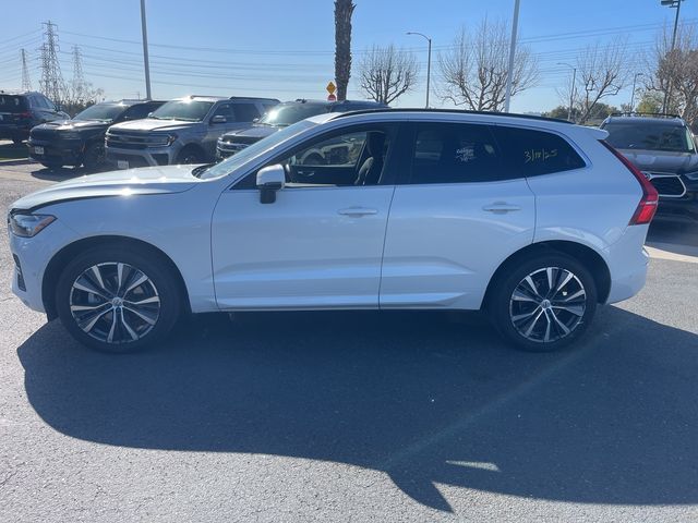 2022 Volvo XC60 Momentum
