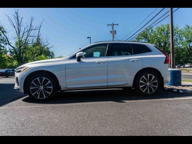 2022 Volvo XC60 Momentum