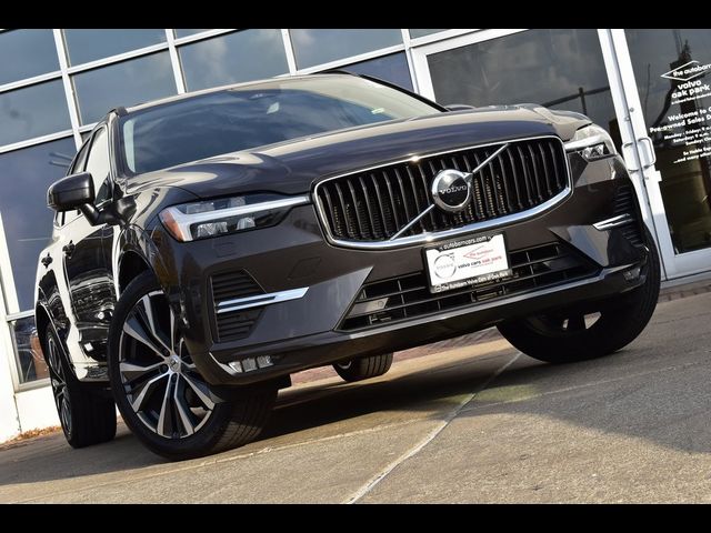 2022 Volvo XC60 Momentum