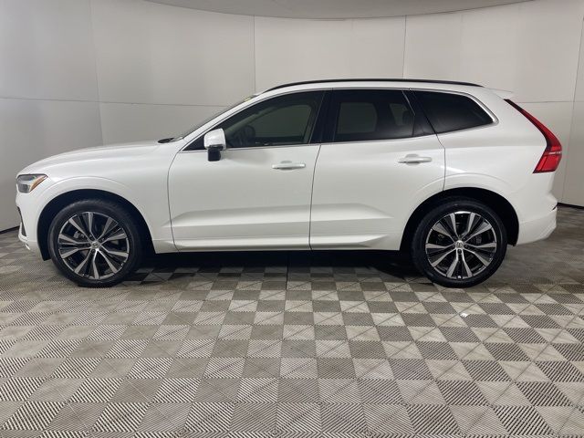 2022 Volvo XC60 Momentum