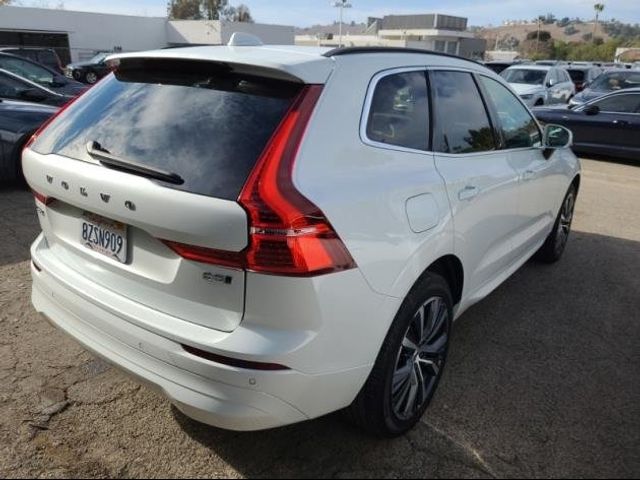 2022 Volvo XC60 Momentum