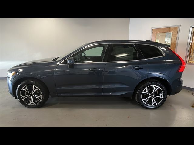 2022 Volvo XC60 Momentum